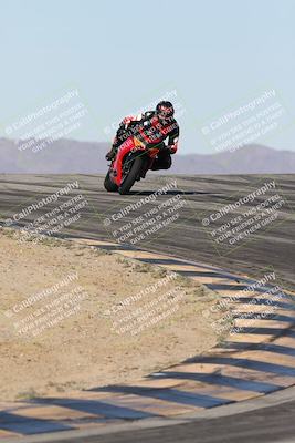 media/Dec-01-2025-Moto Forza (Mon) [[2daa91e15f]]/2-Intermediate Group/Session 2 (Turns 9 and 10)/